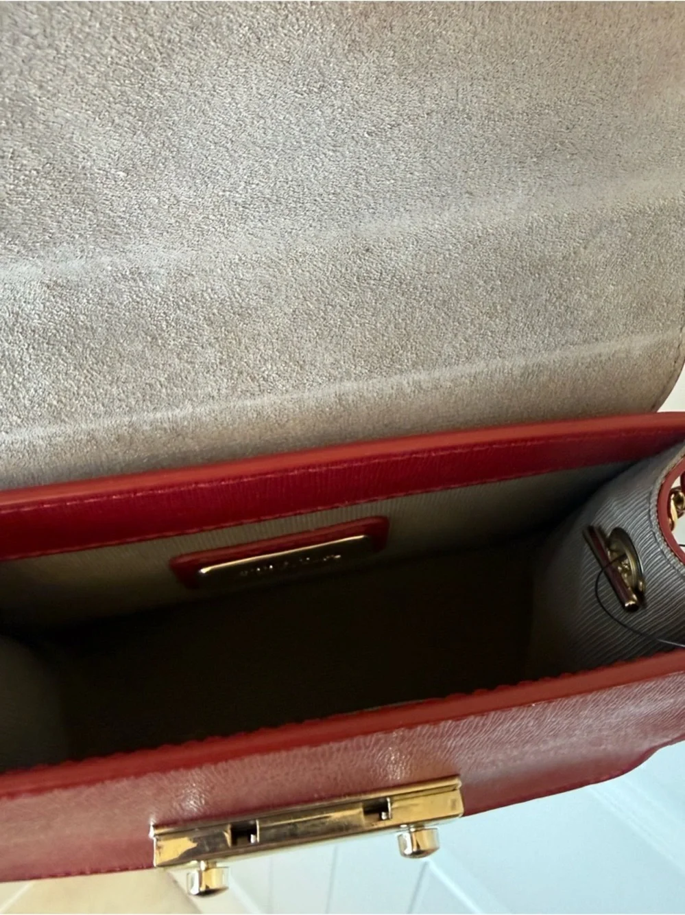 NWOT-Furla Red Mini Metropolis leather Crossbody gold chain - Picture 4 of 7